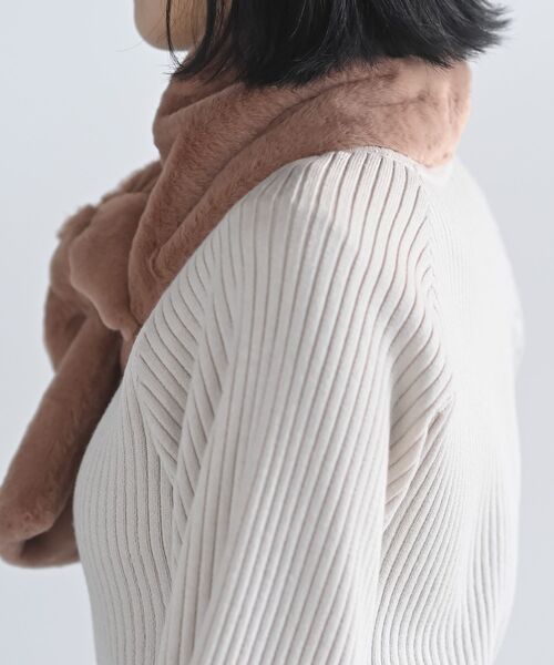 rps（アールピーエス）の「リボンフェイクファーマフラー（マフラー・レディース・アイボリー/グレイッシュベージュ/ピンク・フリー）」の5枚目の写真