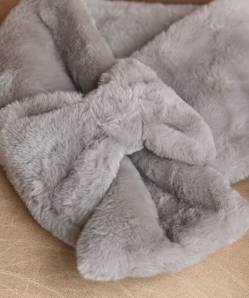 rps（アールピーエス）の「リボンフェイクファーマフラー（マフラー・レディース・アイボリー/グレイッシュベージュ/ピンク・フリー）」の15枚目の写真