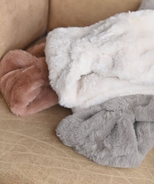 rps（アールピーエス）の「リボンフェイクファーマフラー（マフラー・レディース・アイボリー/グレイッシュベージュ/ピンク・フリー）」の16枚目の写真