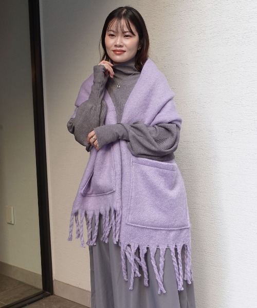 CORNERS（コーナーズ）の「ボリューム太フリンジマフラー（マフラー・レディース・パープル/チャコールグレー/アイボリー・FREE）」の21枚目の写真