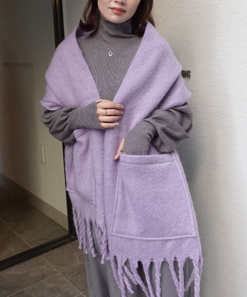 CORNERS（コーナーズ）の「ボリューム太フリンジマフラー（マフラー・レディース・パープル/チャコールグレー/アイボリー・FREE）」の19枚目の写真