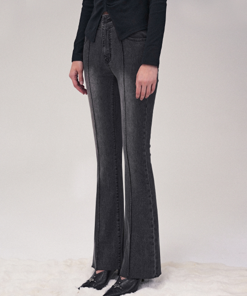 AVANDRESS(アバンドレス )の「Contour Fit Bootscut Pants BLUE(デニムパンツ・レディース・ブルー・SMALL/MEDIUM/LARGE)」の2枚目の写真