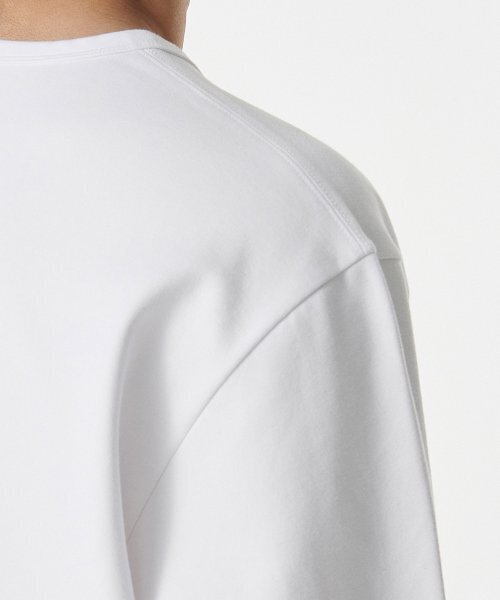 MUSINSA STANDARD（ムシンサスタンダード）の「ヘビーポンテリラックスドクルーネック長袖Tシャツ[ホワイト]（Tシャツ/カットソー・メンズ・その他・SMALL/MEDIUM/LARGE/X-LARGE/XX-LARGE/XXX-LARGE）」の4枚目の写真