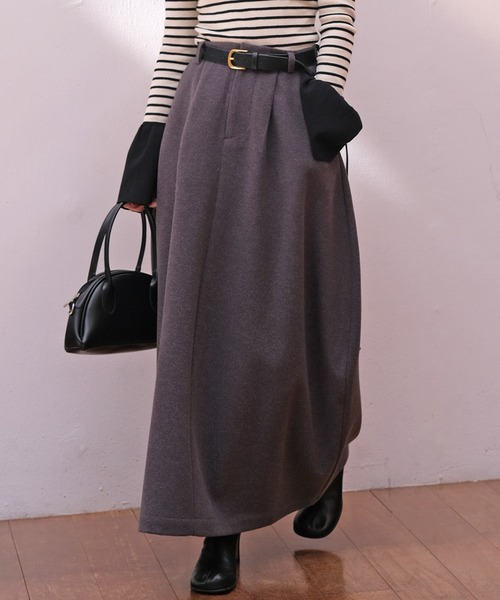 AKTE(アクテ)の「タックバレルスカート(スカート・レディース・チャコールグレー/モカ・1/2/2T)」の1枚目の写真