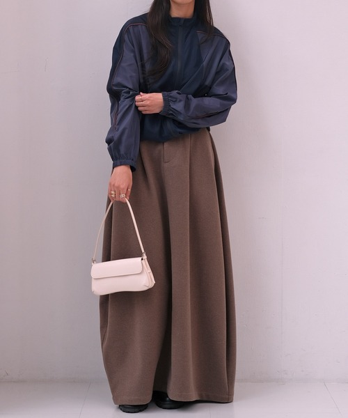 AKTE(アクテ)の「タックバレルスカート(スカート・レディース・チャコールグレー/モカ・1/2/2T)」の3枚目の写真