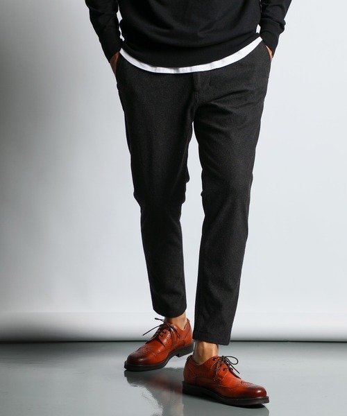 The DUFFER of ST.GEORGE（ザダファーオブセントジョージ）の「『WONDER SHAPE』BRUSHED COMFORT：360°全方向高伸縮 『ワンダーシェイプ』 微起毛 テーパードスキニーパンツ（スラックス・メンズ・ネイビー/チャコールグレー・X-LARGE/LARGE/MEDIUM/SMALL）」の4枚目の写真