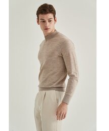 IOLO（イオロ）の「ロイヤルセミモックネック_ベージュ（ニット/セーター）」