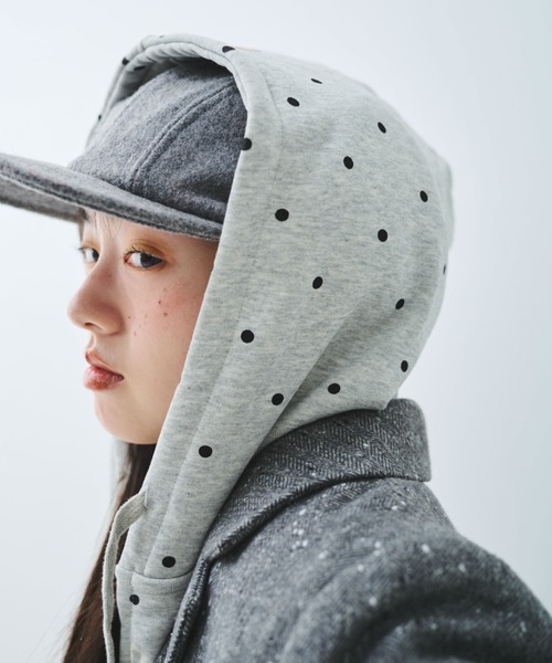 common gull products.（コモンガルプロダクツ）の「ブランコに乗ったcommon gull product.zip hoodie 26spring.（パーカー・レディース・アイボリー/ライトブルー/杢グレー/グレー/ミント/ネイビー・SMALL/MEDIUM/LARGE）」の8枚目の写真