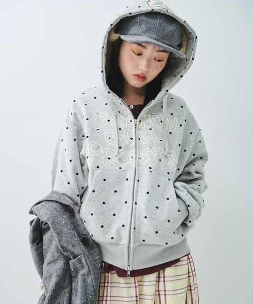 common gull products.（コモンガルプロダクツ）の「ブランコに乗ったcommon gull product.zip hoodie 26spring.（パーカー・レディース・アイボリー/ライトブルー/杢グレー/グレー/ミント/ネイビー・SMALL/MEDIUM/LARGE）」の16枚目の写真