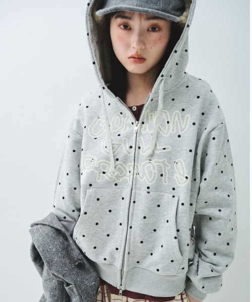 common gull products.（コモンガルプロダクツ）の「ブランコに乗った