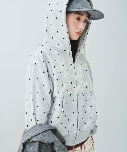 common gull products.（コモンガルプロダクツ）の「ブランコに乗ったcommon gull product.zip hoodie 26spring.（パーカー・レディース・アイボリー/ライトブルー/杢グレー/グレー/ミント/ネイビー・SMALL/MEDIUM/LARGE）」の18枚目の写真