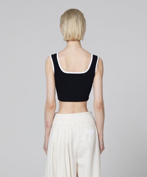 MMAM(ムアム)の「Signature logo basic line detail sleeveless top(Tシャツ/カットソー・レディース・ブラック・FREE)」の3枚目の写真