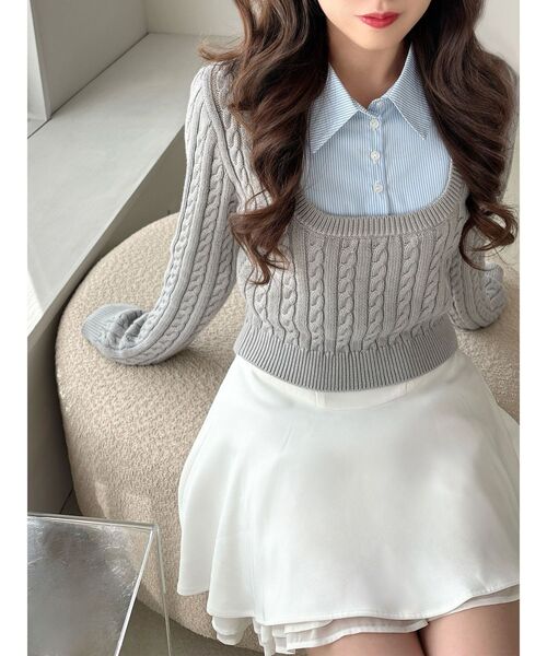 RESEXXY（リゼクシー）の「シャツドッキングケーブルニットトップス（ニット/セーター・レディース・グレー/ベージュ/ネイビー・FREE）」の21枚目の写真