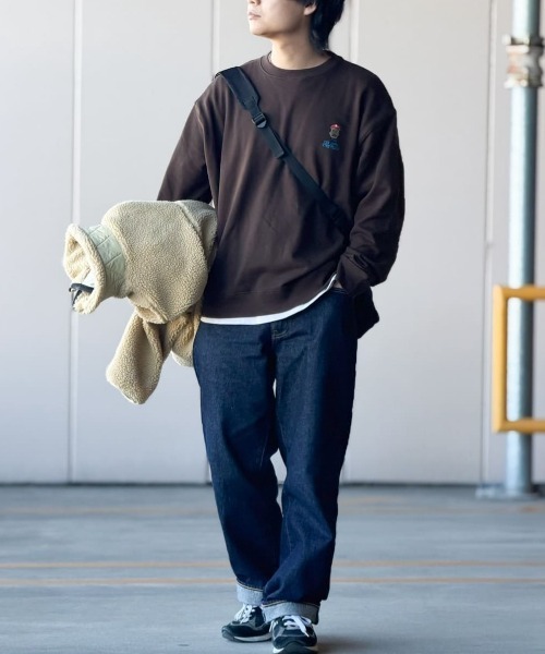 Right-on（ライトオン）の「【Refurbish】ワンポイントロゴクルーネックプルオーバー (リラックス感 / スタイリッシュデザイン / オールシーズン対応)（スウェット・メンズ・ネイビー/ブラック/ブラウン・S/L/XL/M）」の14枚目の写真