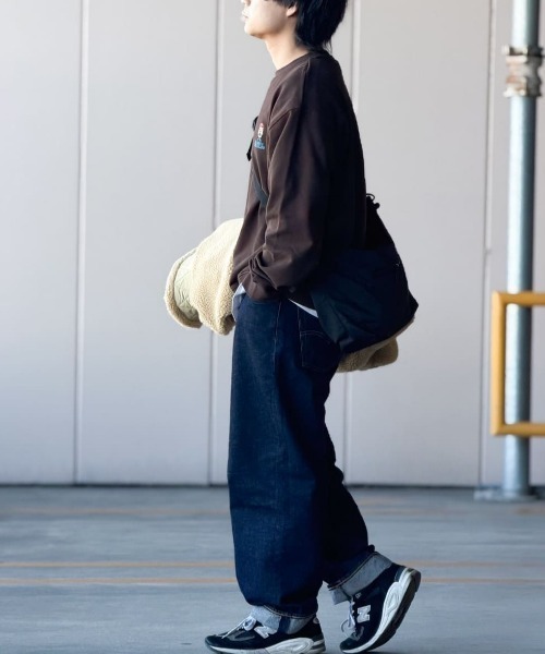 Right-on（ライトオン）の「【Refurbish】ワンポイントロゴクルーネックプルオーバー (リラックス感 / スタイリッシュデザイン / オールシーズン対応)（スウェット・メンズ・ネイビー/ブラック/ブラウン・S/L/XL/M）」の15枚目の写真