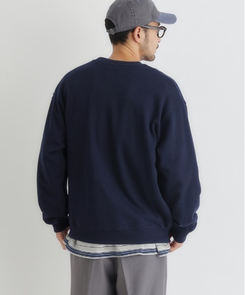 Right-on（ライトオン）の「【Refurbish】ワンポイントロゴクルーネックプルオーバー (リラックス感 / スタイリッシュデザイン / オールシーズン対応)（スウェット・メンズ・ネイビー/ブラック/ブラウン・S/L/XL/M）」の19枚目の写真