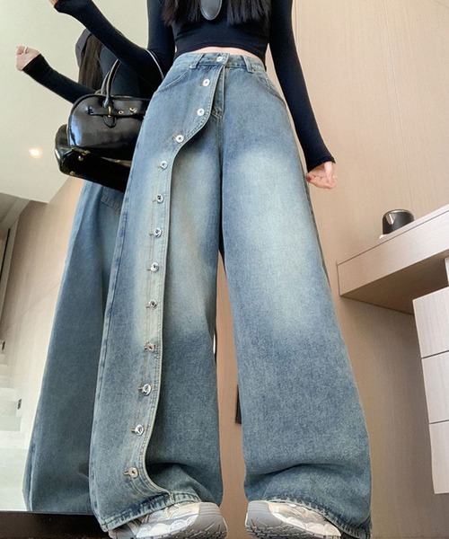GLAMOROUS JANE(グラマラスジェーン)の「ボタンデザインデニムワイドパンツ(デニムパンツ・レディース・ブルー・L/M/S)」の3枚目の写真