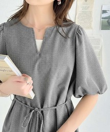 classicalelf（クラシカルエルフ）の「自然にスタイルアップ◎バックデザインで差がつく 2WAYウエストリボン サッカー素材パフスリーブトップス（シャツ/ブラウス）」