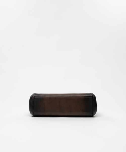 Maison MIHARA YASUHIRO(メゾンミハラヤスヒロ)の「"VINTAGE" East-West Bag Medium(ショルダーバッグ・レディース・ブラック/ブラウン・FREE)」の7枚目の写真