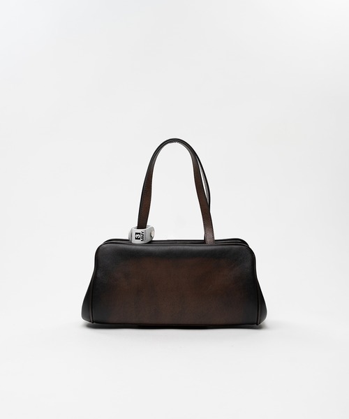 Maison MIHARA YASUHIRO(メゾンミハラヤスヒロ)の「"VINTAGE" East-West Bag Medium(ショルダーバッグ・レディース・ブラック/ブラウン・FREE)」の6枚目の写真