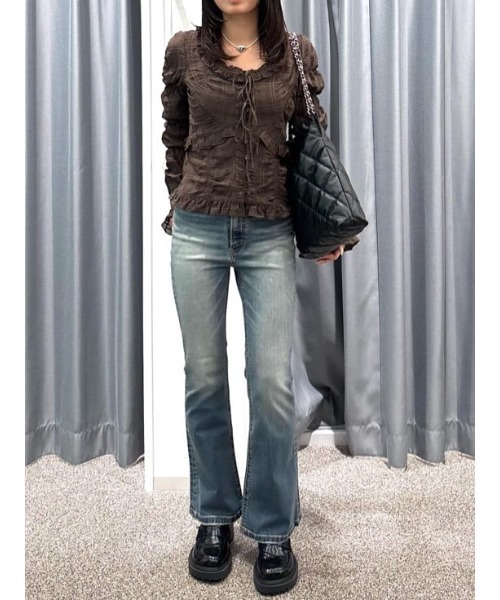 SLY(スライ)の「【限定展開】HW FLARE PT WITH ROICA(R)EF ハイウエスト フレアパンツ シー ウィズロイカ イーエフ 春服(デニムパンツ・レディース・ライトブルー・26inch/25inch/24inch/23inch/22inch)」の13枚目の写真
