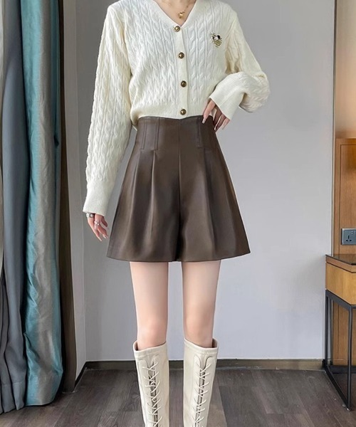 SallyLunn(サリーラン)の「レザータッチAラインショートボトム(その他パンツ・レディース・ブラウン/ブラック・MEDIUM/LARGE)」の13枚目の写真