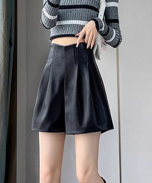 SallyLunn(サリーラン)の「レザータッチAラインショートボトム(その他パンツ・レディース・ブラウン/ブラック・MEDIUM/LARGE)」の3枚目の写真