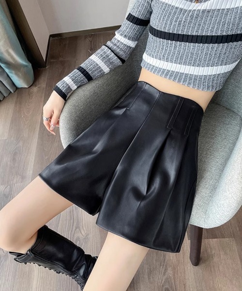 SallyLunn(サリーラン)の「レザータッチAラインショートボトム(その他パンツ・レディース・ブラウン/ブラック・MEDIUM/LARGE)」の4枚目の写真