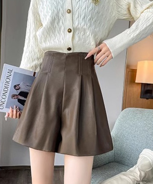 SallyLunn(サリーラン)の「レザータッチAラインショートボトム(その他パンツ・レディース・ブラウン/ブラック・MEDIUM/LARGE)」の7枚目の写真