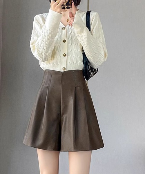 SallyLunn(サリーラン)の「レザータッチAラインショートボトム(その他パンツ・レディース・ブラウン/ブラック・MEDIUM/LARGE)」の11枚目の写真