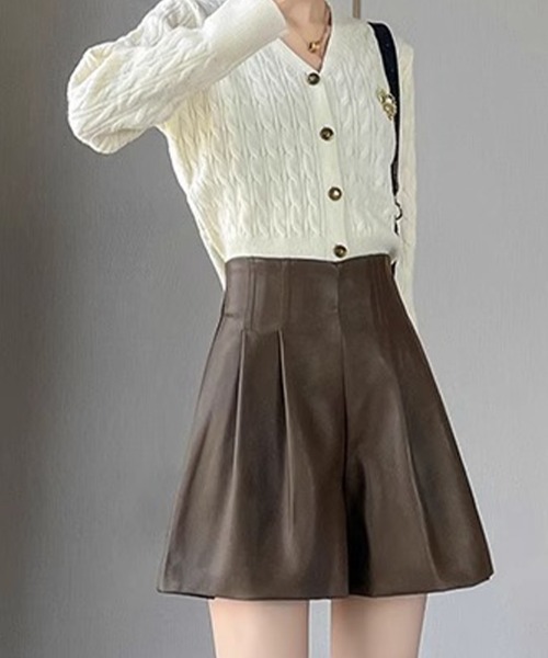 SallyLunn(サリーラン)の「レザータッチAラインショートボトム(その他パンツ・レディース・ブラウン/ブラック・MEDIUM/LARGE)」の12枚目の写真