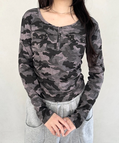 Bamm(バム)の「カモフラアウトポケットハーフジップトップス(Tシャツ/カットソー・レディース・グレー/カーキ・FREE)」の3枚目の写真