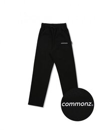 COMMONZ（コモンズ）の「シグニチャーロゴロングトレーニングストレートパンツ_ブラック（スウェットパンツ）」