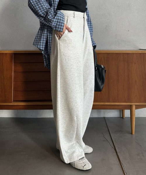 Eclat one(エクラワン)の「【Eclat one】きれいめ シンプル バレルレッグ スウェット パンツ(スウェットパンツ・レディース・グレー/ブラック/オートミール・M)」の7枚目の写真