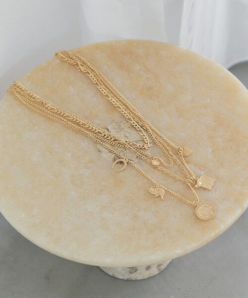 YECCA VECCA（イェッカヴェッカ）の「モチーフ4連ネックレス（ネックレス・レディース・シルバー/ゴールド・FREE）」の5枚目の写真
