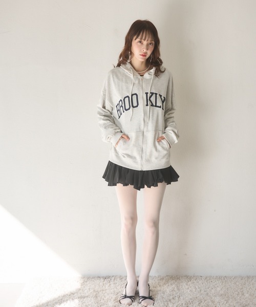 Nadana(ナダナ)の「ロゴZIPパーカー(パーカー・レディース・グレー/アイボリー・FREE)」の3枚目の写真