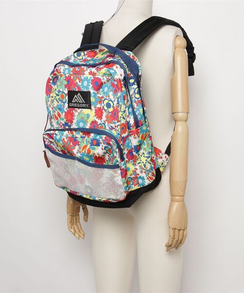 GREGORY(グレゴリー)の「キャンパスデイM CAMPUS DAY M ワイルドフラワー(バックパック/リュック・メンズ・マルチ・ONE SIZE)」の2枚目の写真