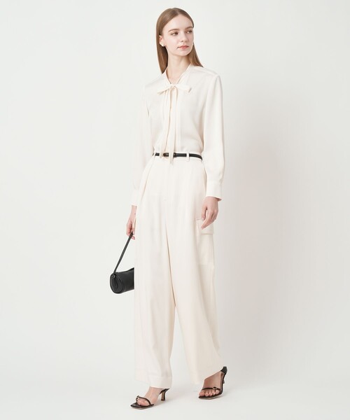 ANAYI(アナイ)の「【セットアップ対応商品】ストレッチダブルサテンカーゴパンツ(カーゴパンツ・レディース・ホワイト/ネイビー・38/36/34)」の15枚目の写真