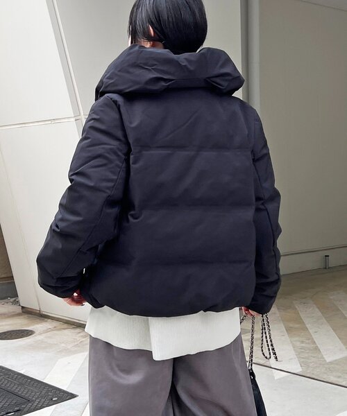 un dix cors（アンディコール）の「シームレスコンパクトダウン（ダウンジャケット/コート・レディース・ブラック/ネイビー・FREE）」の6枚目の写真