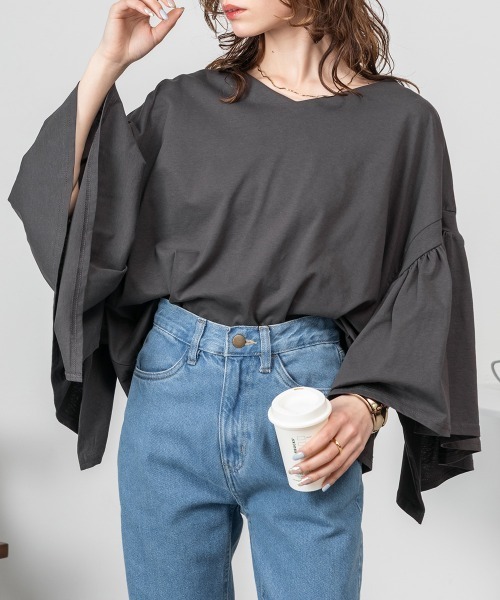 RCD(アールシーディー)の「ドロップショルダーギャザースリーブカットソー(Tシャツ/カットソー・レディース・ブラック/カーキ/ホワイト/チャコールグレー・4L~5L/LL~3L/M-L)」の3枚目の写真