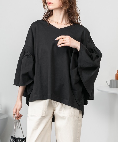 RCD(アールシーディー)の「ドロップショルダーギャザースリーブカットソー(Tシャツ/カットソー・レディース・ブラック/カーキ/ホワイト/チャコールグレー・4L~5L/LL~3L/M-L)」の1枚目の写真
