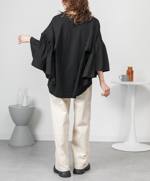 RCD(アールシーディー)の「ドロップショルダーギャザースリーブカットソー(Tシャツ/カットソー・レディース・ブラック/カーキ/ホワイト/チャコールグレー・4L~5L/LL~3L/M-L)」の16枚目の写真