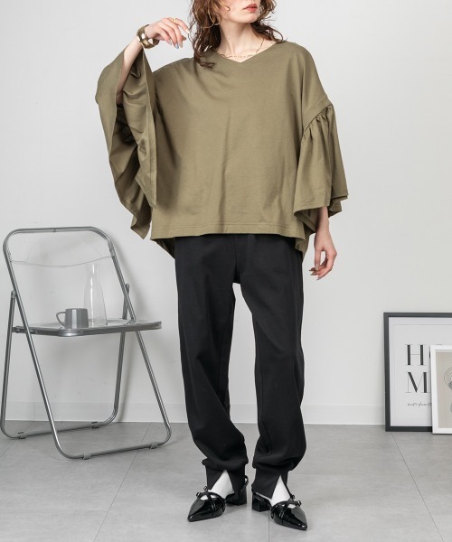 RCD(アールシーディー)の「ドロップショルダーギャザースリーブカットソー(Tシャツ/カットソー・レディース・ブラック/カーキ/ホワイト/チャコールグレー・4L~5L/LL~3L/M-L)」の20枚目の写真