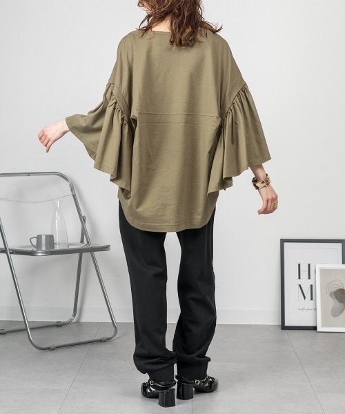 RCD(アールシーディー)の「ドロップショルダーギャザースリーブカットソー(Tシャツ/カットソー・レディース・ブラック/カーキ/ホワイト/チャコールグレー・4L~5L/LL~3L/M-L)」の10枚目の写真