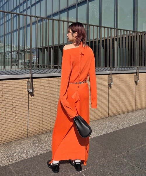 Ameri(アメリ)の「HALTER NECK LAYERED KNIT DRESS(ワンピース・レディース・オリーブ/スミクロ/オレンジ・SMALL/MEDIUM)」の15枚目の写真