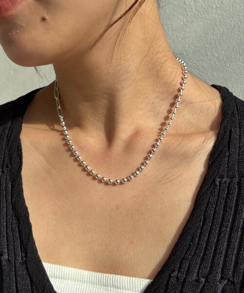 CAPRICIEUX LE'MAGE(カプリシューレマージュ)の「〈GOLDY/ゴールディ〉ボールチェーンMIXネックレス(ネックレス・レディース・シルバー/ゴールド・FREE)」の3枚目の写真