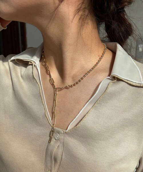 CAPRICIEUX LE'MAGE(カプリシューレマージュ)の「〈GOLDY/ゴールディ〉ボールチェーンMIXネックレス(ネックレス・レディース・シルバー/ゴールド・FREE)」の6枚目の写真