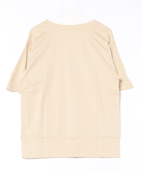 RCD(アールシーディー)の「ボリュームフレア袖Vネックカットソー(Tシャツ/カットソー・レディース・オフホワイト/ブラック/カーキ/チャコールグレー/ベージュ・M-L/LL~3L/4L~5L)」の6枚目の写真
