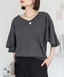 RCD（アールシーディー）の「ボリュームフレア袖Vネックカットソー（Tシャツ/カットソー）」