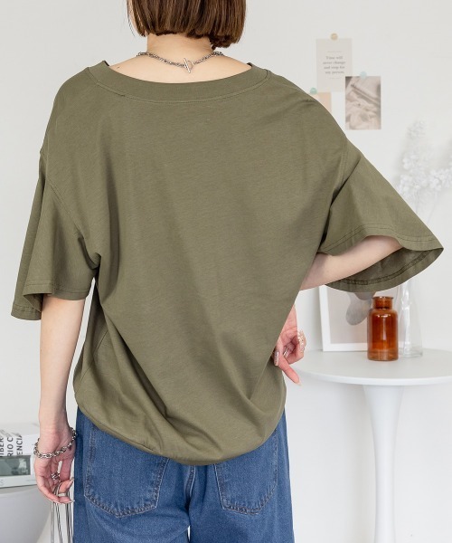 RCD(アールシーディー)の「ボリュームフレア袖Vネックカットソー(Tシャツ/カットソー・レディース・オフホワイト/ブラック/カーキ/チャコールグレー/ベージュ・M-L/LL~3L/4L~5L)」の14枚目の写真